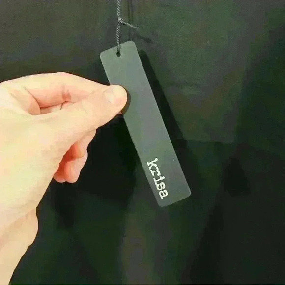 NWT Revolve Krisa Cold Shoulder Top - Picture 5 of 7